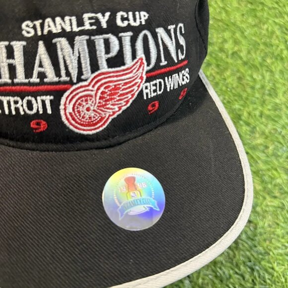 Vintage Detroit Red Wings Velcro Back Hat - Picture 2 of 11